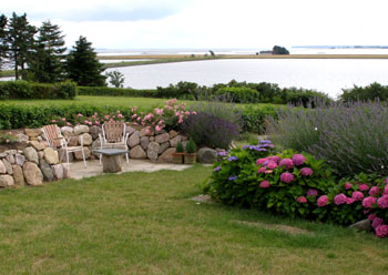 Haveanl�g med stens�tning, www.prae.dk/bo